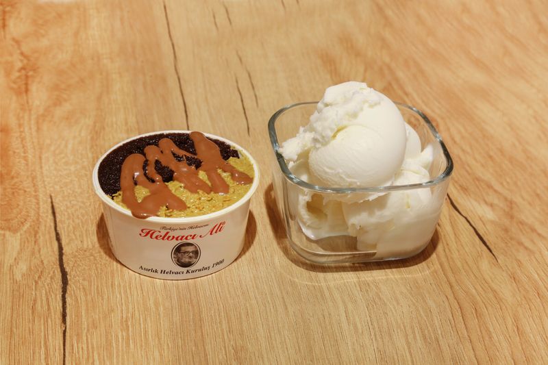 Dubai İrmik Helvası